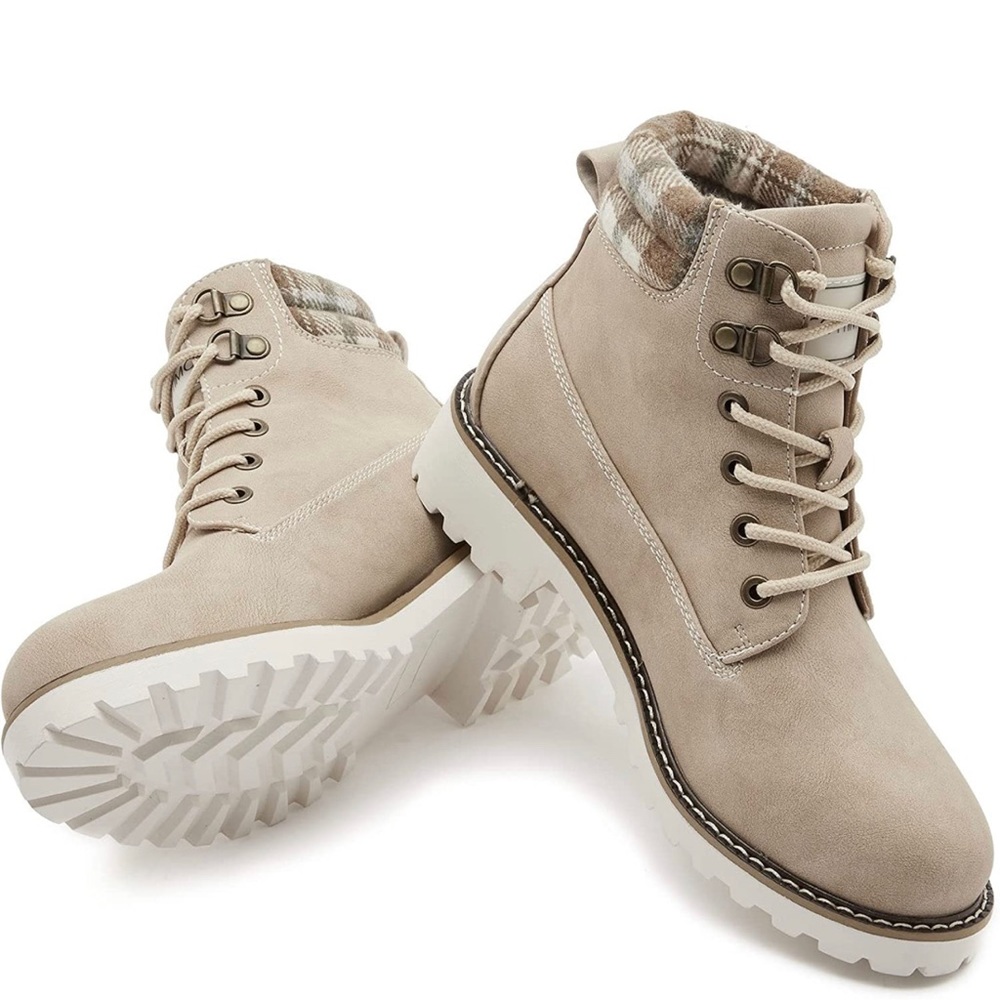 New 7 boots “Read” description